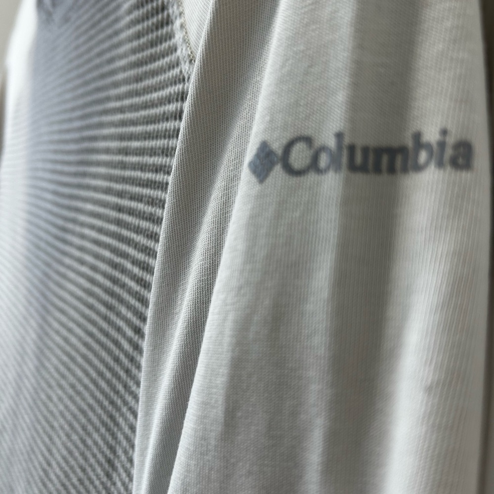 Columbia Checkered Gray Shirt